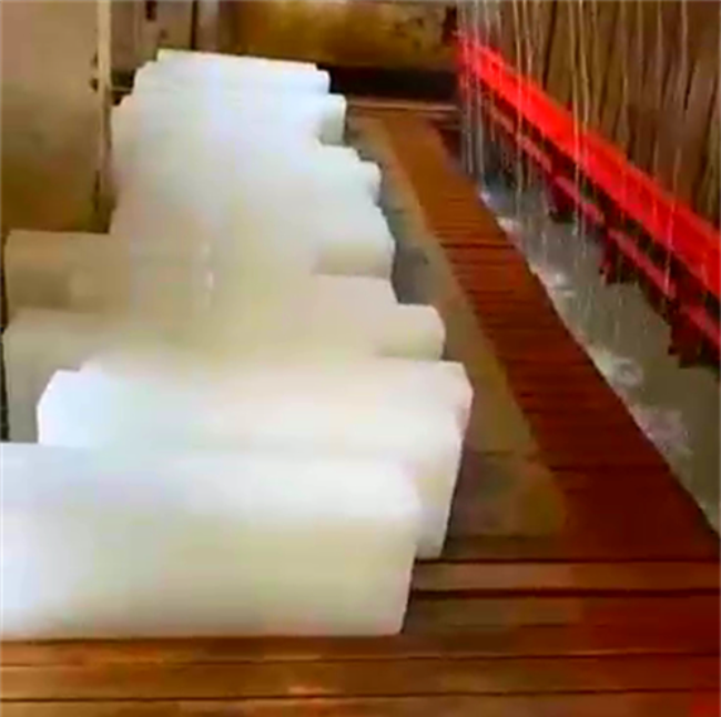 夏日炎炎，降温有妙招！上海良臣制冰厂降温冰块采购指南来啦！